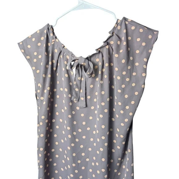 Lc Lauren Conrad Polka Dot Cap Sleeve Women's Large Blouse Gray Cream Tie Back - Picture 2 of 6